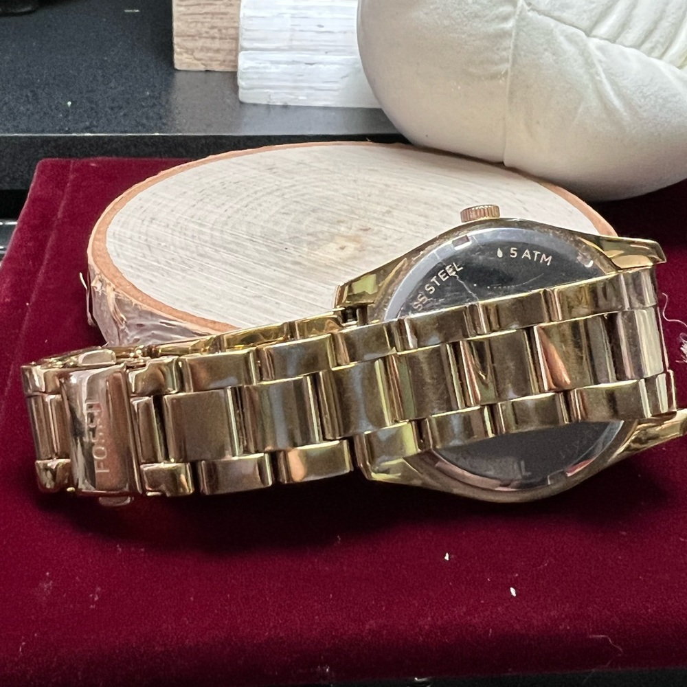 FOSSIL Gold Tone Watch ✨ - Picture 8 of 15